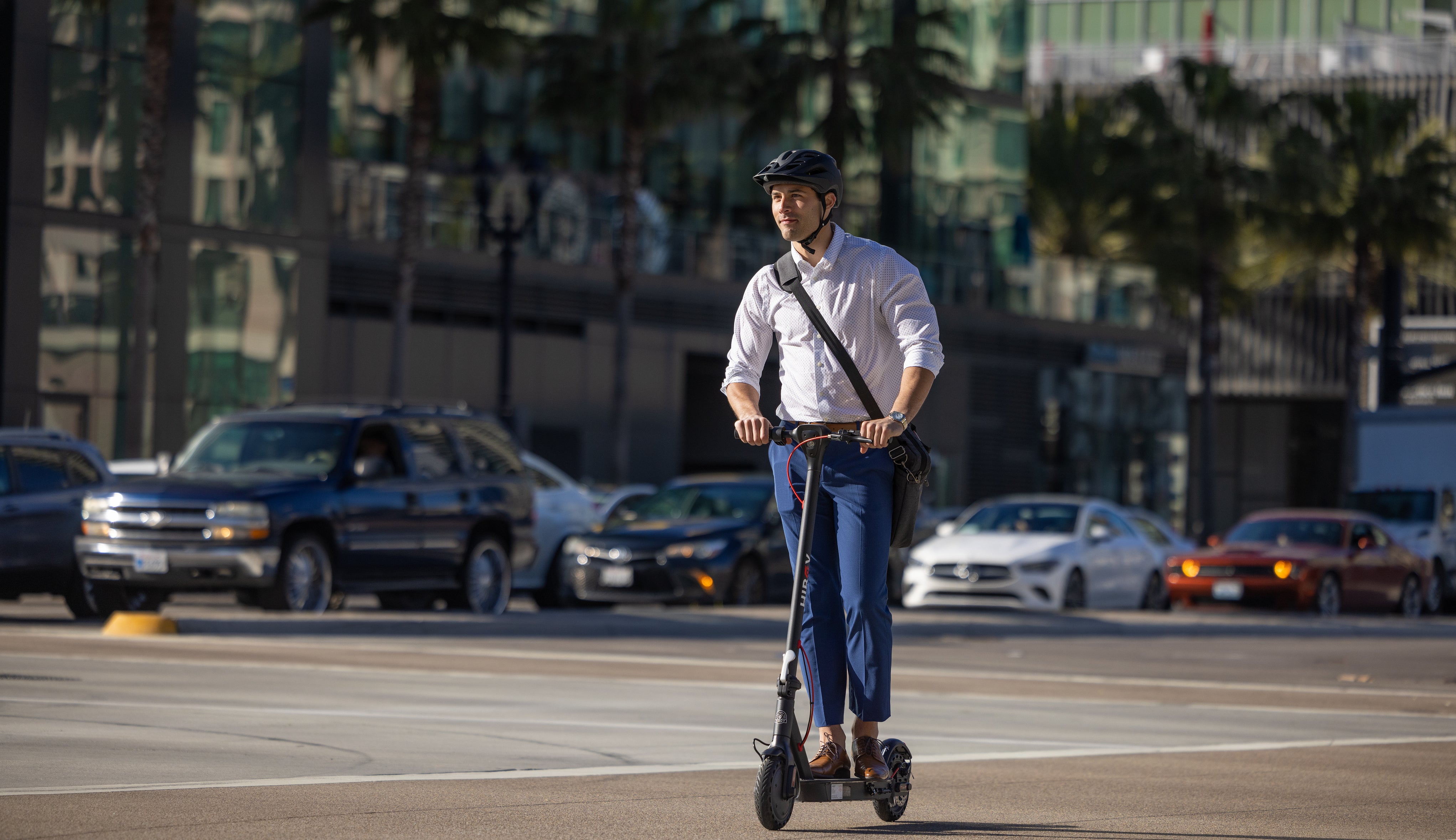 How to Ride an Electric Scooter Safely in City Traffic